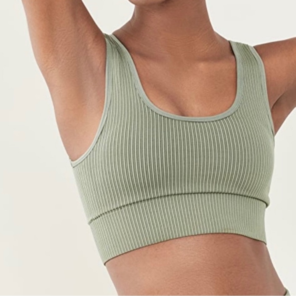 Good American Seamless Ribbed Bra